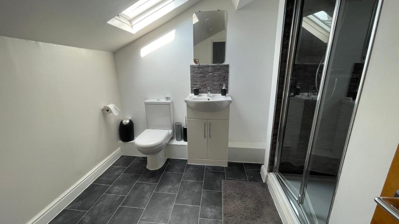 Ryan Air I Bnb - Lfc Apartments Liverpool Exterior foto